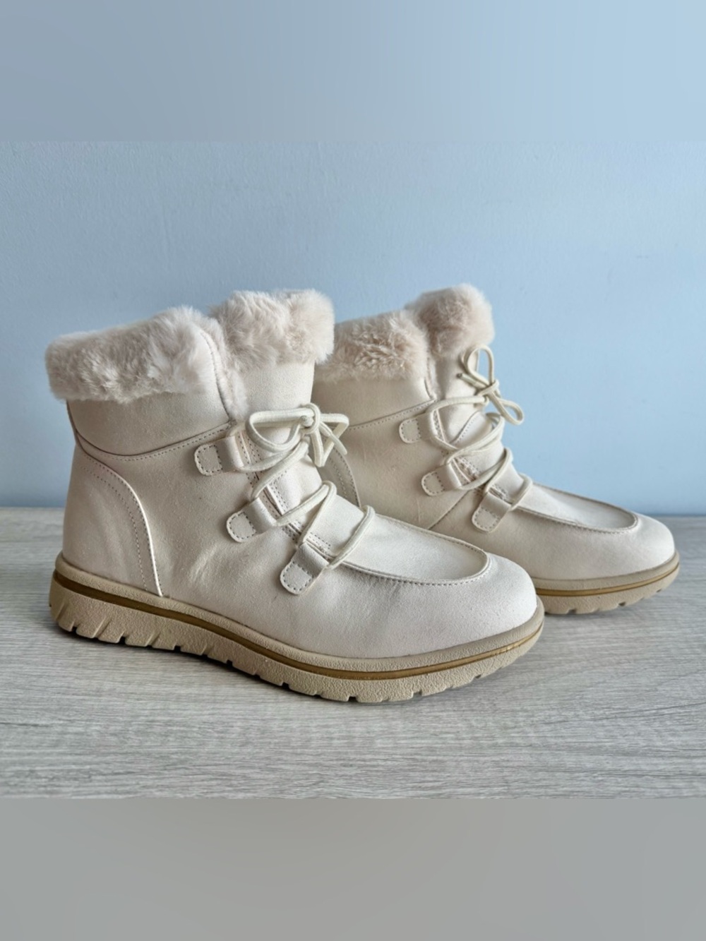NWOB Cliffs by White Mountain Women's Winter White Harrison Lace-Up Booties 8
